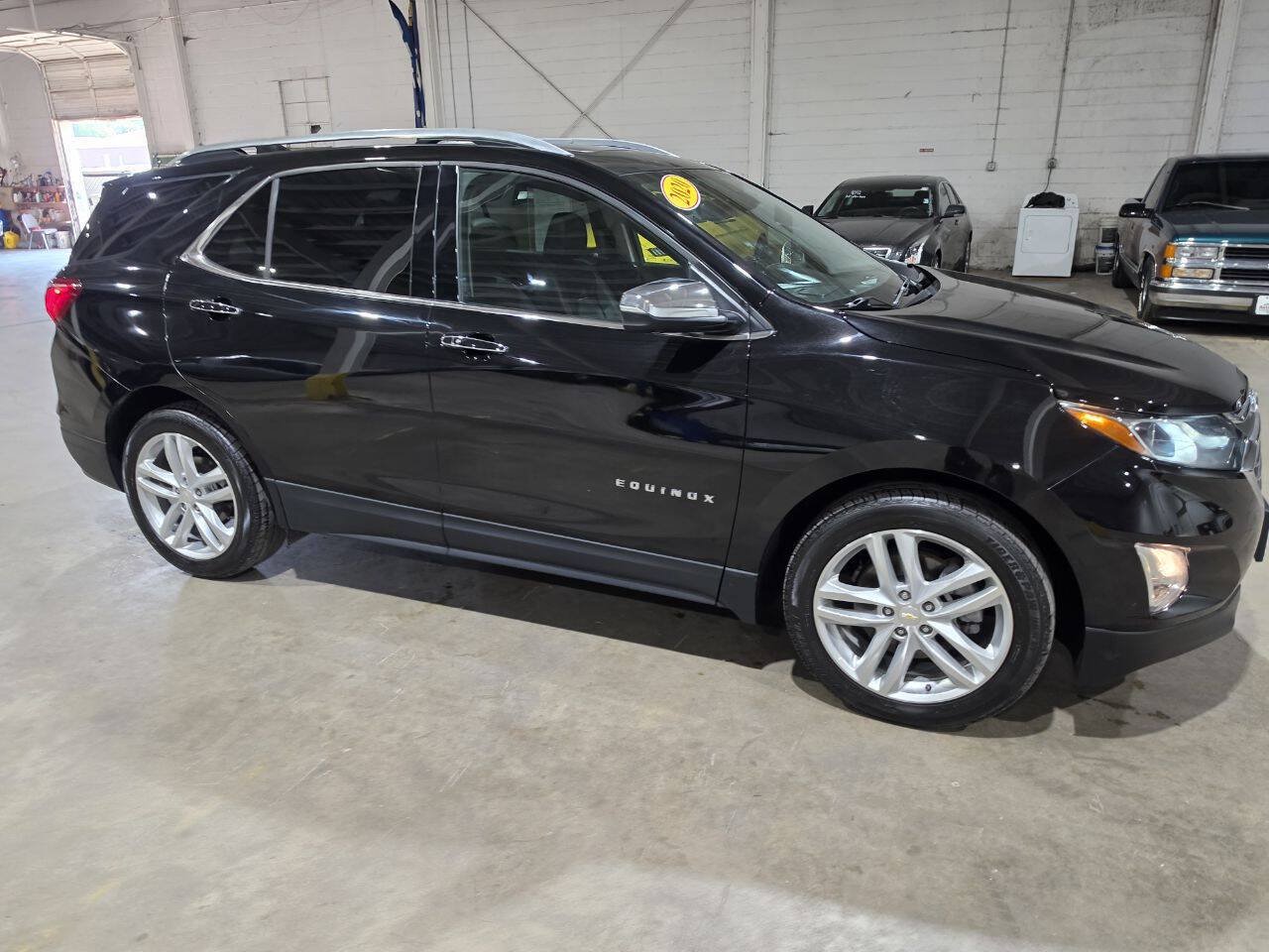 Used 2020 Chevrolet Equinox Premier AWD/4WD image 16