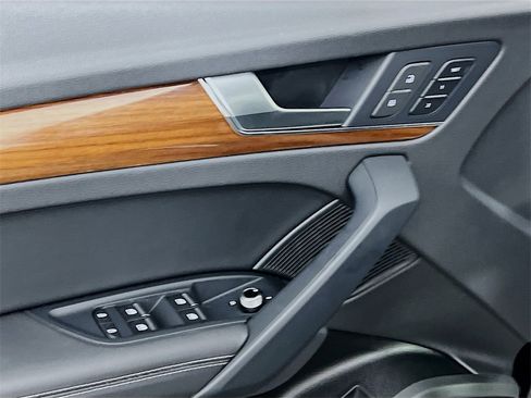 Used 2023 Audi Q5 2.0T Premium Plus w/ Premium Plus Package image 19