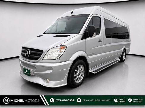 Used 2009 Dodge Sprinter 2500 RWD image 1