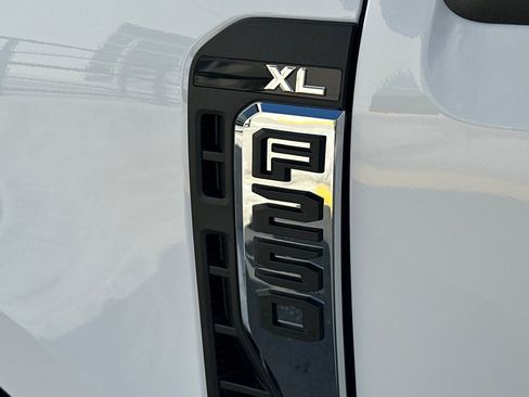 New 2026 Ford F250 XL w/ XL Chrome Package image 23