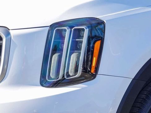 Certified 2023 Kia Telluride S w/ S Sunroof Package image 8