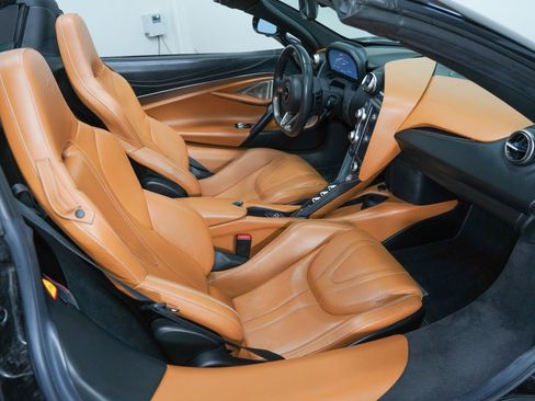 Used 2020 McLaren 720S Luxury image 2