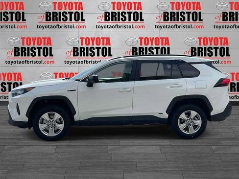 Used 2021 Toyota RAV4 LE image 6
