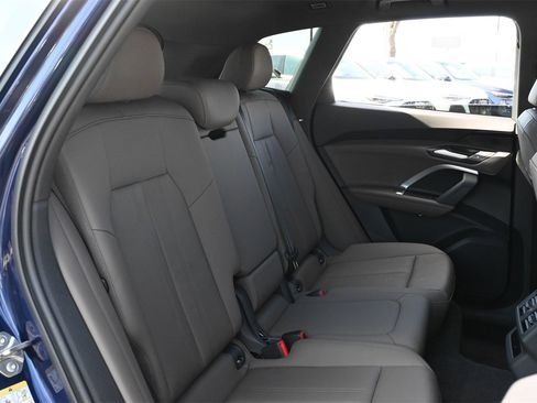 Certified 2025 Audi Q5 Premium w/ Convenience Package AWD/4WD image 21