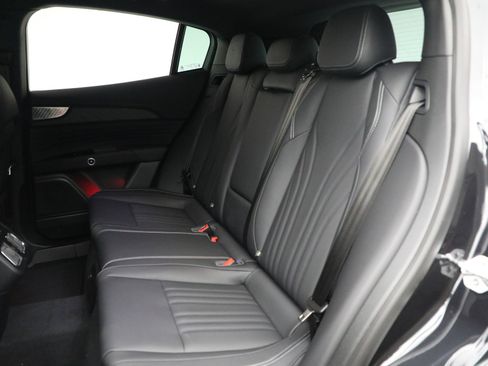 New 2025 Maserati Grecale GT image 19