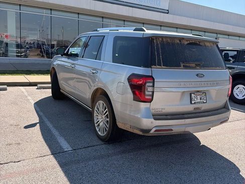 Used 2024 Ford Expedition Limited image 13