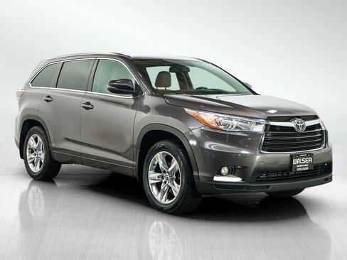 Used 2016 Toyota Highlander Limited w/ Driver Technology Package AWD/4WD image 7
