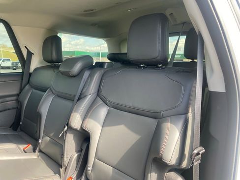 Used 2025 Ford Expedition Active image 30