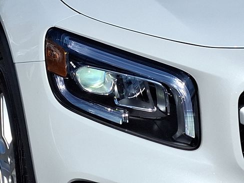 Certified 2022 Mercedes-Benz GLB 250 4MATIC image 9