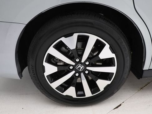 Used 2025 Honda Odyssey EX-L image 10