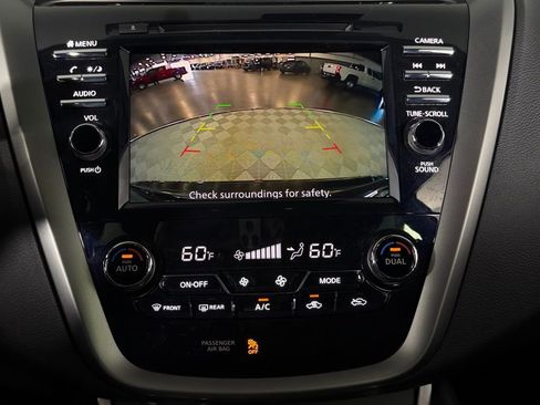 Used 2024 Nissan Murano SV w/ SV Midnight Edition Package image 18