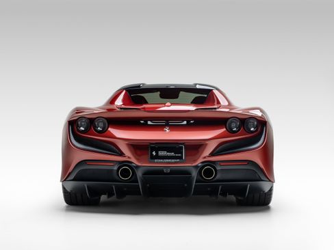 Certified 2022 Ferrari F8 Tributo RWD image 4