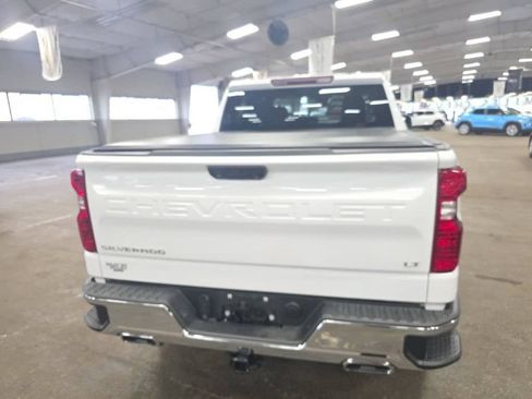 Used 2024 Chevrolet Silverado 1500 LT w/ Z71 Off-Road Package AWD/4WD image 3