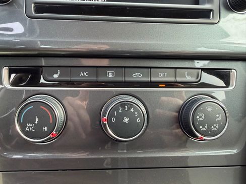 Used 2017 Volkswagen Golf Alltrack S image 29