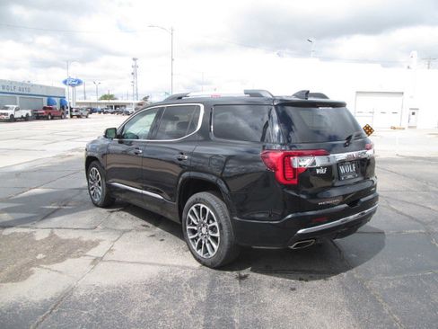 Used 2020 GMC Acadia Denali w/ LPO, Floor Liner Package image 7