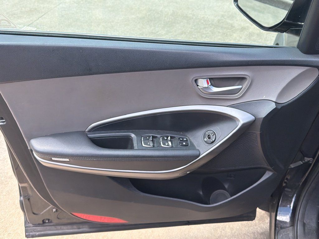 Used 2018 Hyundai Santa Fe SE w/ Cargo Package FWD image 15