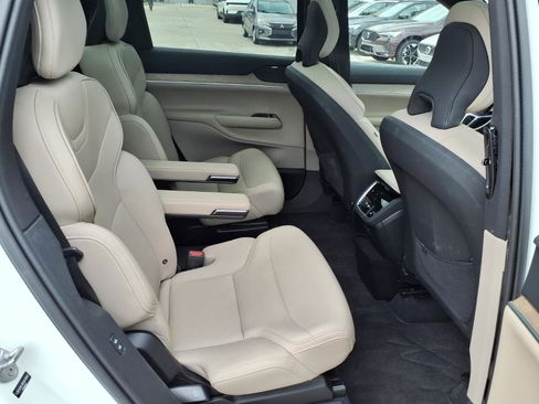 Certified 2025 Volvo EX90 Ultra AWD/4WD image 15