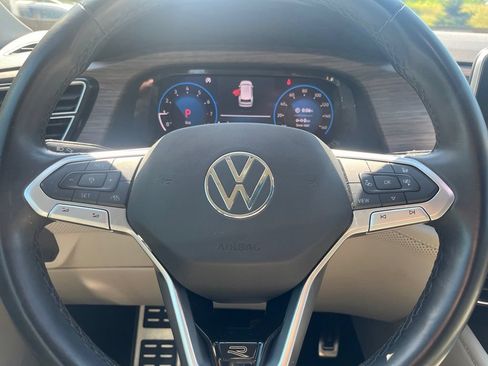 Certified 2025 Volkswagen Atlas SEL Premium R-Line AWD/4WD image 19
