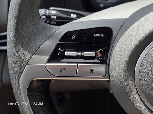 Certified 2025 Hyundai Elantra SE FWD image 26