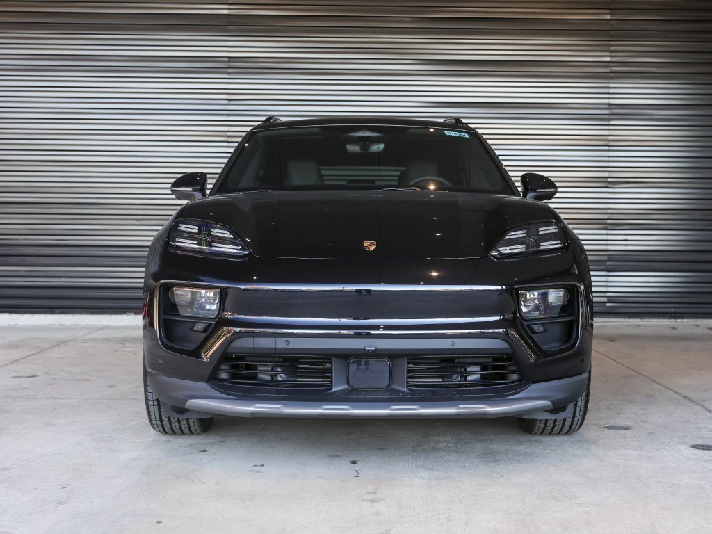 Certified 2026 Porsche Macan Electric RWD image 10