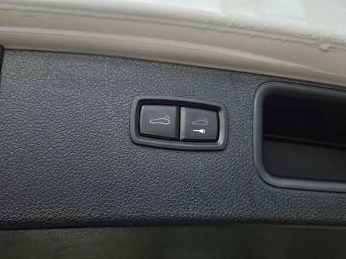 Used 2024 Porsche Macan image 28