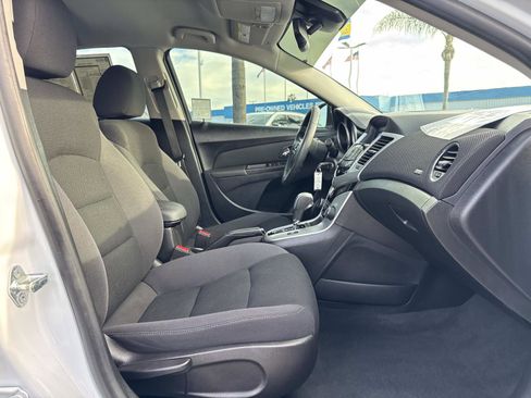 Used 2015 Chevrolet Cruze LT image 29
