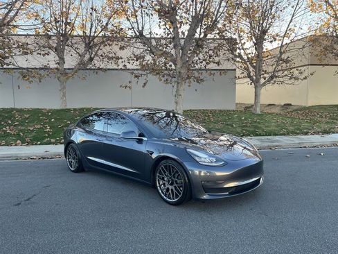 Used 2019 Tesla Model 3 Long Range image 10