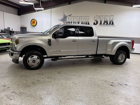 Used 2019 Ford F350 XLT w/ XLT Premium Package AWD/4WD image 2