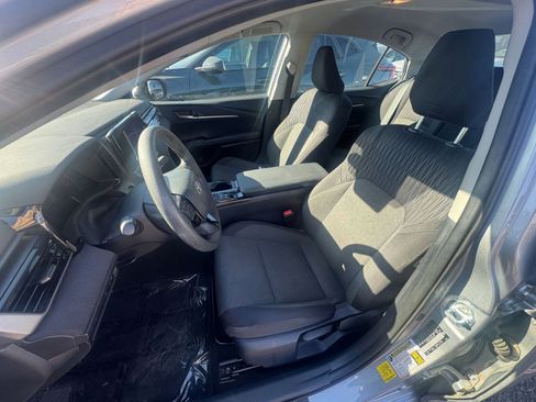 Used 2025 Toyota Camry LE image 34