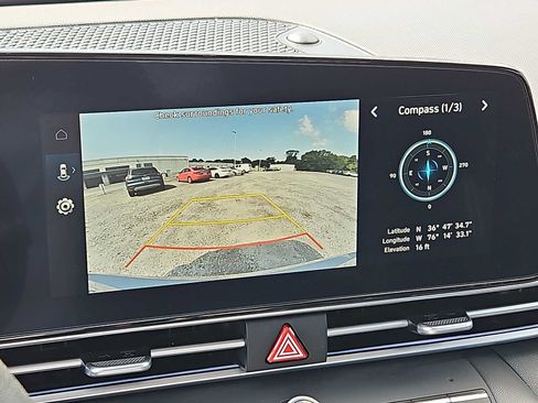 Used 2024 Hyundai Elantra SEL FWD image 18