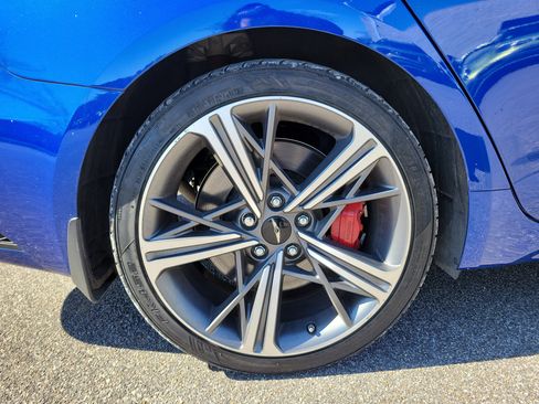 Used 2025 Genesis G70 2.5T w/ Sport Prestige Package image 29