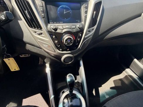 Used 2016 Hyundai Veloster w/ Option Group 02 FWD image 16