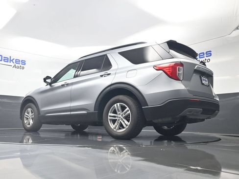 Used 2022 Ford Explorer XLT w/ Equipment Group 202A AWD/4WD image 43