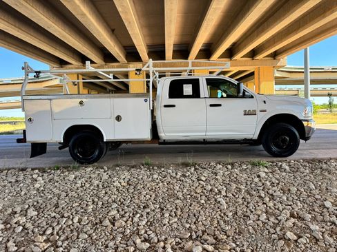 Used 2018 RAM 3500 Tradesman w/ Chrome Appearance Group AWD/4WD image 2