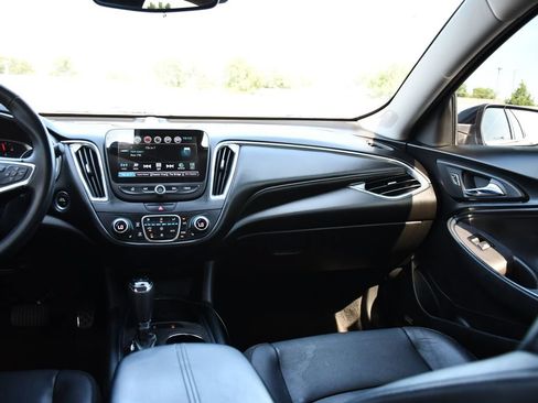 Used 2018 Chevrolet Malibu Hybrid w/ Leather Package FWD image 22