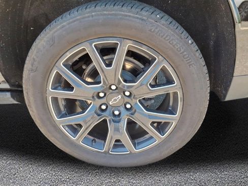 Used 2024 Chevrolet Tahoe High Country AWD/4WD image 10