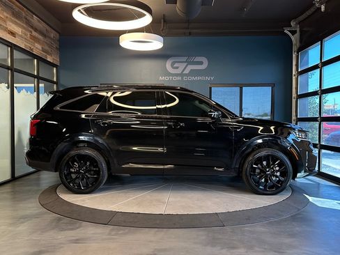 Used 2023 Kia Sorento SX AWD/4WD image 2