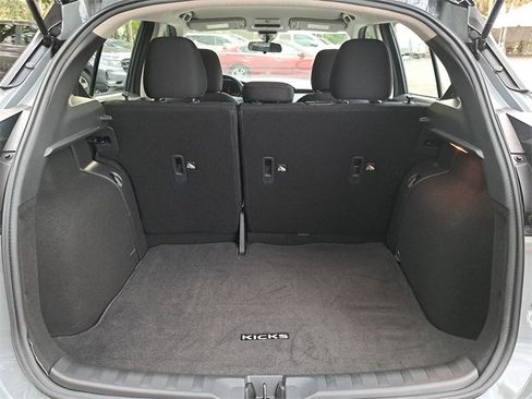 Used 2024 Nissan Kicks SV image 9