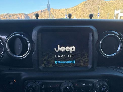 Used 2021 Jeep Wrangler Unlimited Rubicon w/ Trailer Tow Package image 17