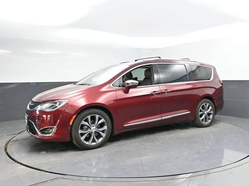 Used 2017 Chrysler Pacifica Limited FWD image 7