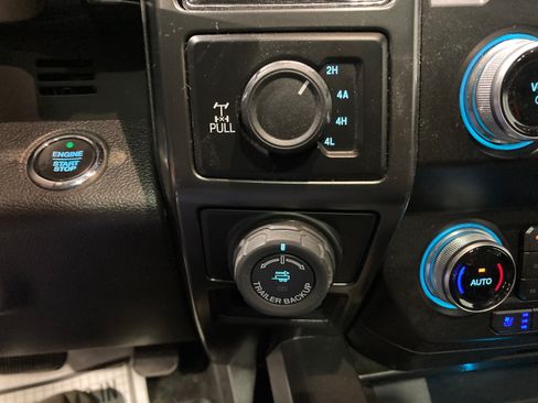 Used 2019 Ford F150 Lariat w/ Equipment Group 502A Luxury AWD/4WD image 36
