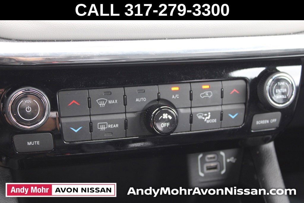 Used 2024 Jeep Compass Limited AWD/4WD image 36
