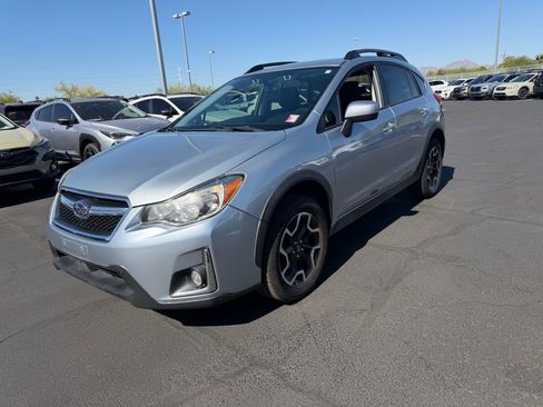 Used 2016 Subaru Crosstrek 2.0i Premium AWD/4WD image 3