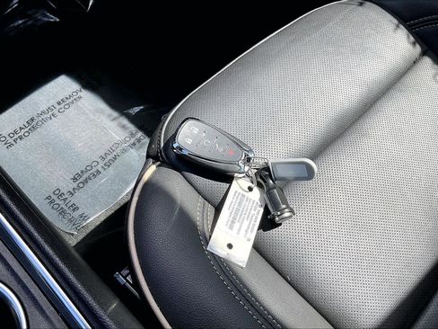 Certified 2022 Chevrolet Traverse Premier FWD image 11