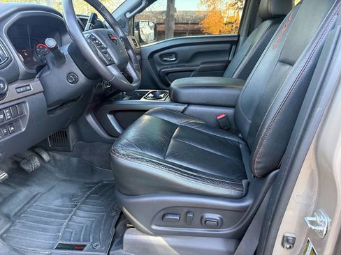 Used 2021 Nissan Titan PRO-4X w/ Pro-4x Convenience Package image 16