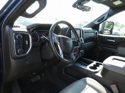 Certified 2020 Chevrolet Silverado 2500 LTZ w/ LTZ Plus Package image 22