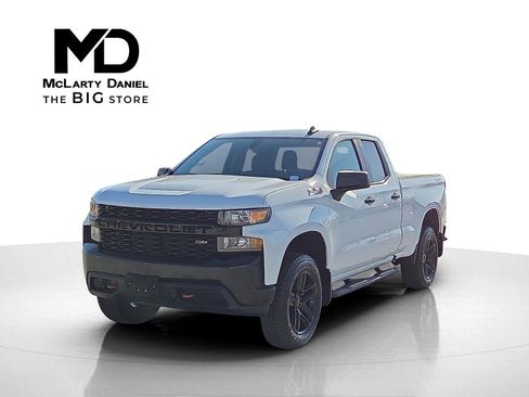 Certified 2019 Chevrolet Silverado 1500 Custom Trail Boss w/ Custom Convenience Package image 2