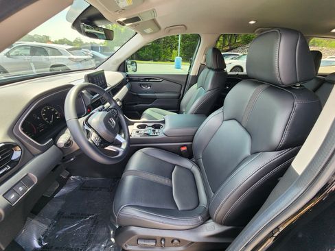 Certified 2025 Honda Pilot EX-L image 18