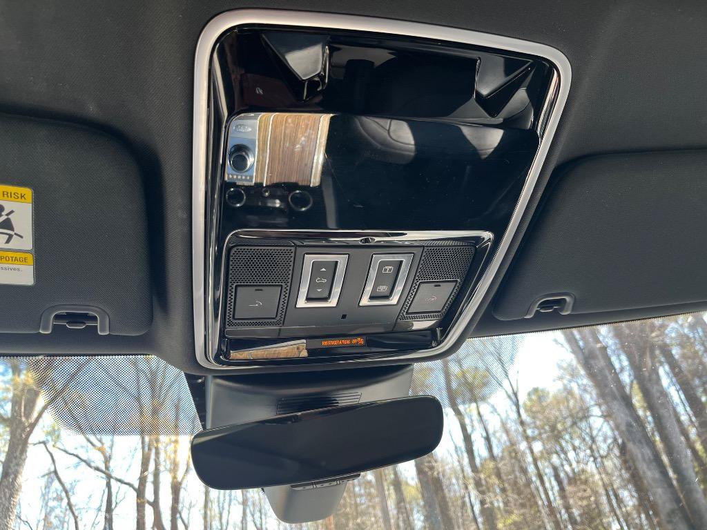 Used 2018 Land Rover Range Rover Supercharged AWD/4WD image 17