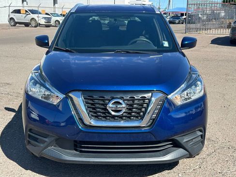 Used 2018 Nissan Kicks SV image 2